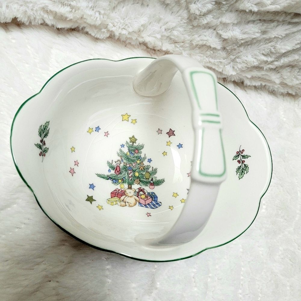 VTG Nikko Happy Holidays Christmastime Candy Basket With Handle Teddy Bear Tree
